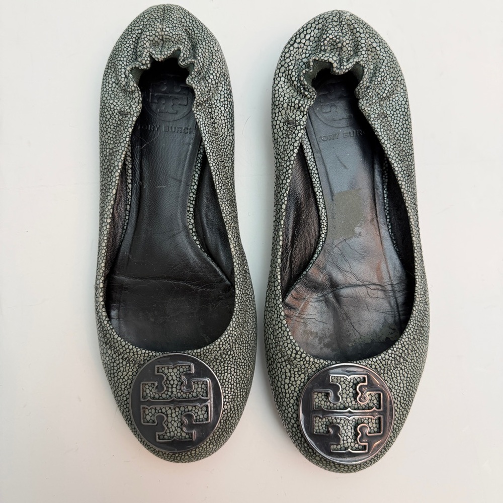 Tory Burch Reva Gray Stingray Flats, Size 6.5